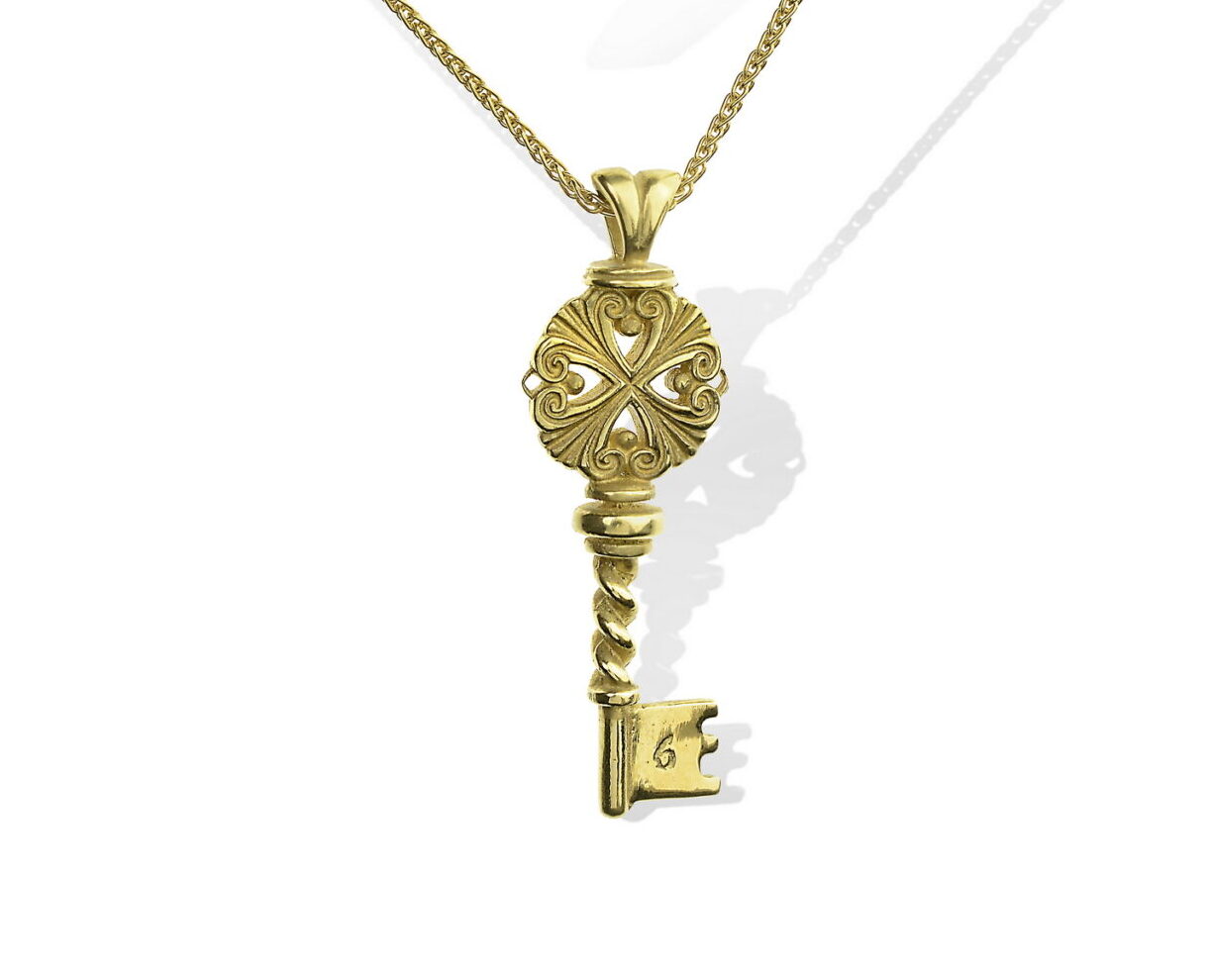 Anna Avakian yellow gold pendant and chain