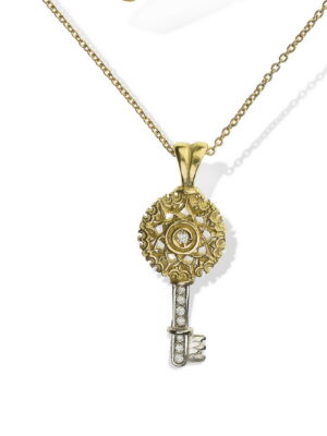 Anna Avakian yellow gold pendant and chain