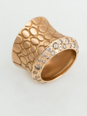 Pomellato pink gold ring with diamonds