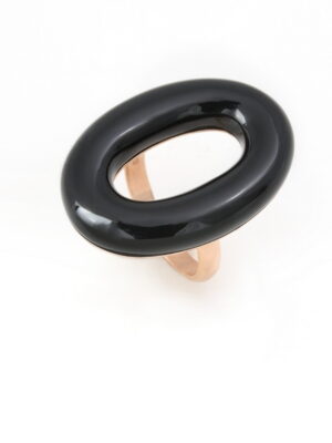 Nanis yellow gold ring with onyx